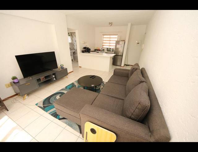 1 BEDROOM APARTMENT FOR SALE IN BRYANSTON